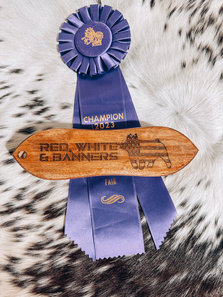 Red, White, & Banners Show Pig Carved Brush